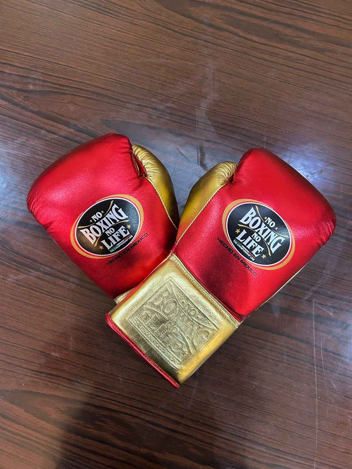 NO BOXING NO LIFE ノーボクシングノーライフ レッド ゴールド No Boxing No Life Boxing Gloves - Metallic Red & Gold Edition, Pro