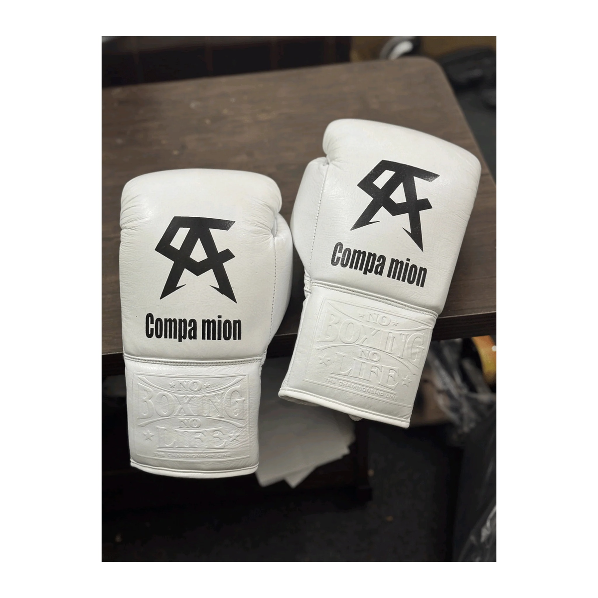 No Boxing No Life white training boxing gloves - NBNL horsehair Mexican lace-up